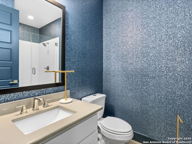 Listing photo id 6 for 825 Saint Mary's Street N 102