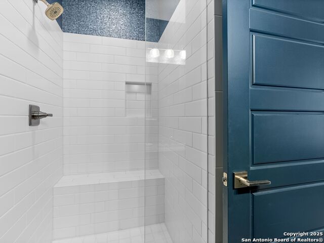 Listing photo id 7 for 825 Saint Mary's Street N 102