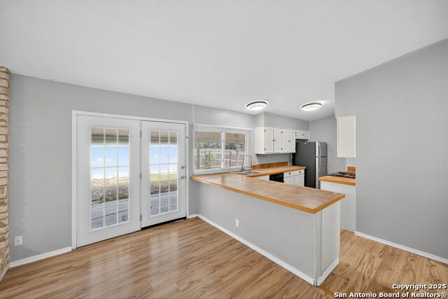 Listing photo id 9 for 5607 Charwood Dr