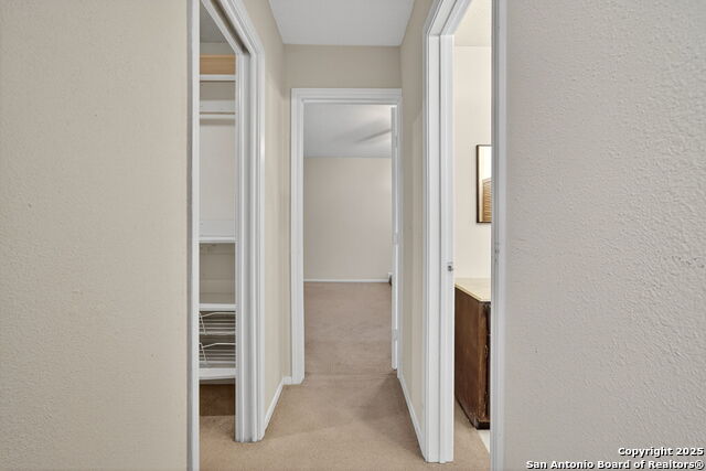 Listing photo id 14 for 5607 Charwood Dr