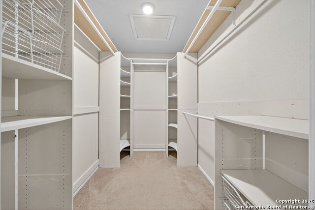 Listing photo id 15 for 5607 Charwood Dr
