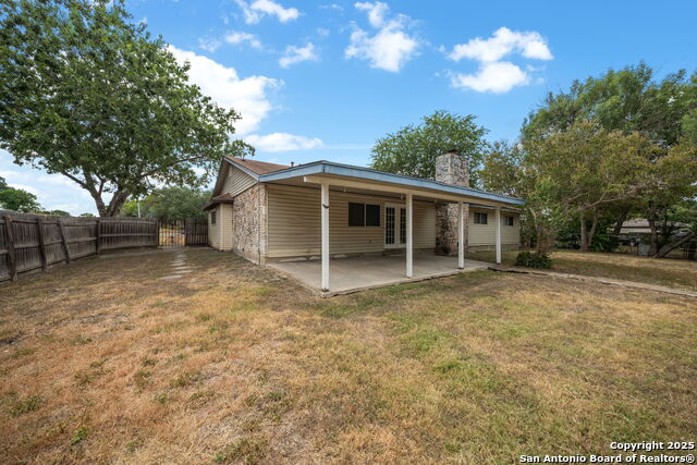 Listing photo id 22 for 5607 Charwood Dr