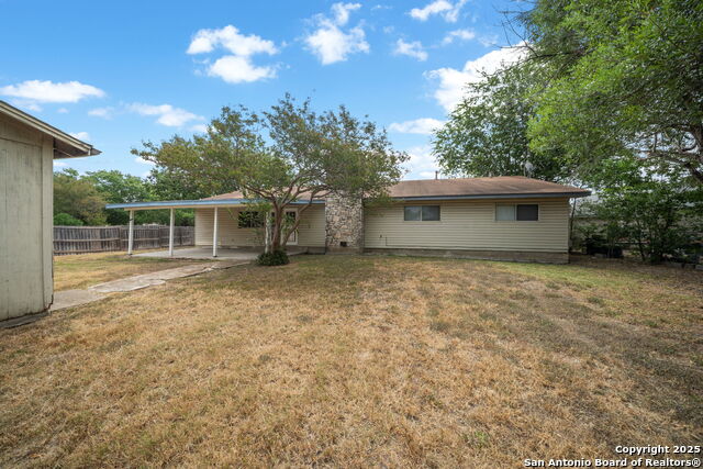Listing photo id 23 for 5607 Charwood Dr