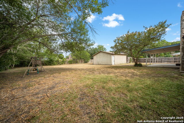 Listing photo id 26 for 5607 Charwood Dr