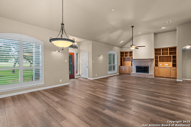 Image 12 of 55 For 106 Oak Valley Dr