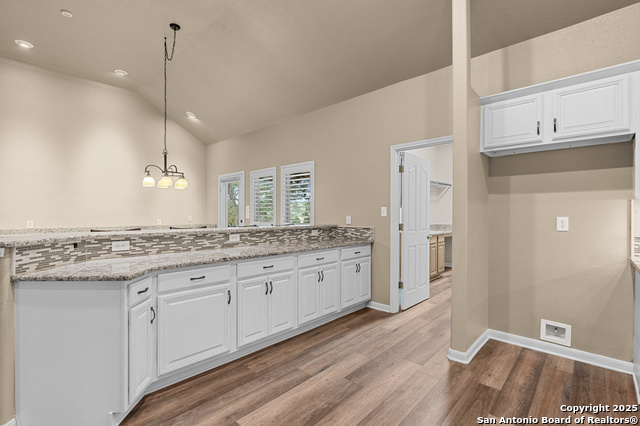 Image 17 of 55 For 106 Oak Valley Dr