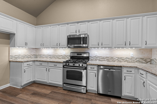 Image 18 of 55 For 106 Oak Valley Dr