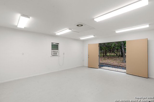 Image 41 of 55 For 106 Oak Valley Dr