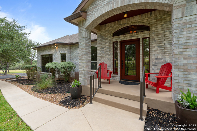 Image 5 of 55 For 106 Oak Valley Dr