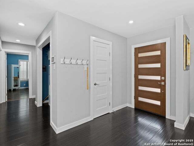 Image 3 of 29 For 215 Tophill Rd