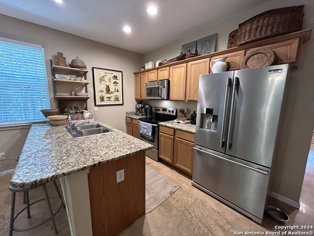 Image 4 of 17 For 619 Lindheimer St