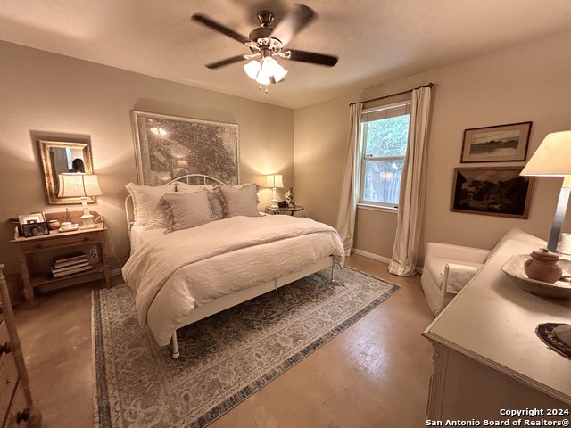 Image 8 of 17 For 619 Lindheimer St