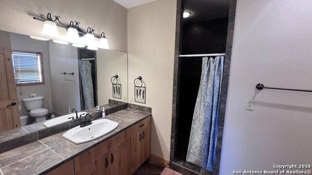 Listing photo id 9 for 888 Tierra Linda Dr