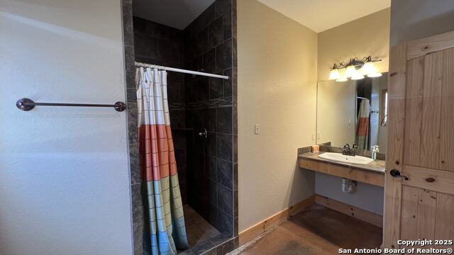Listing photo id 11 for 888 Tierra Linda Dr