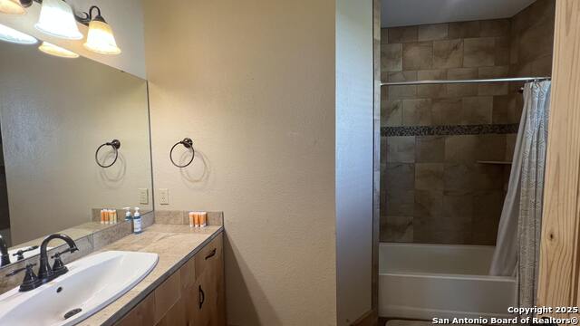 Listing photo id 12 for 888 Tierra Linda Dr