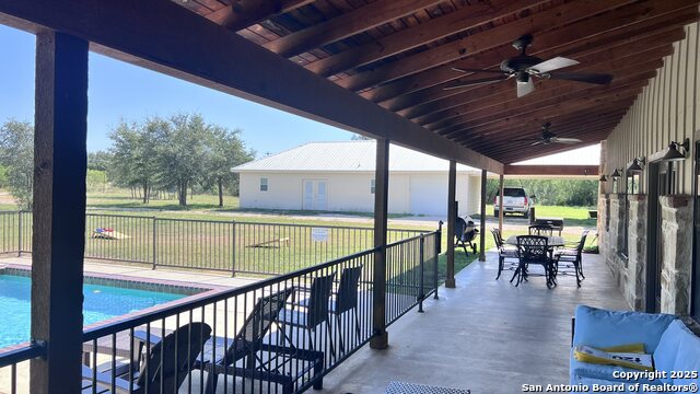 Listing photo id 13 for 888 Tierra Linda Dr