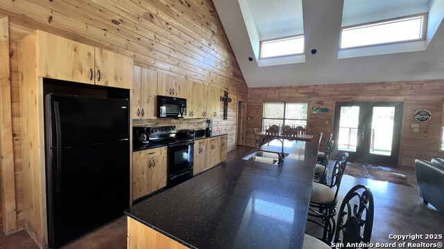 Listing photo id 3 for 888 Tierra Linda Dr