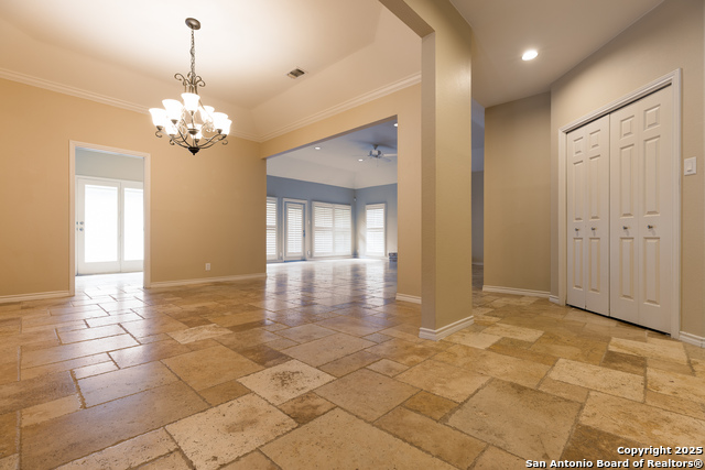 Listing photo id 11 for 6 Cottesmore Ct