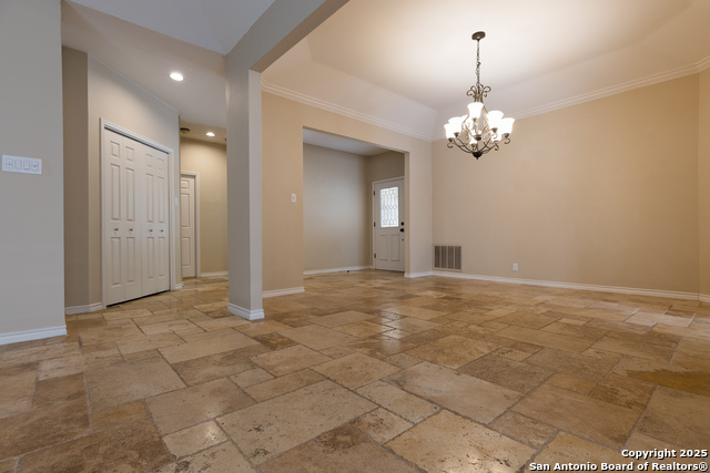 Listing photo id 12 for 6 Cottesmore Ct