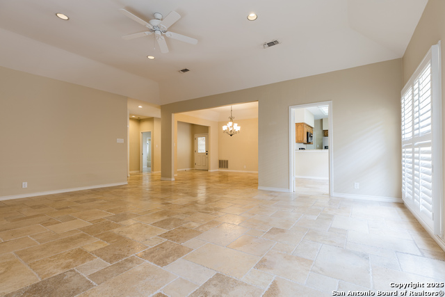 Listing photo id 15 for 6 Cottesmore Ct