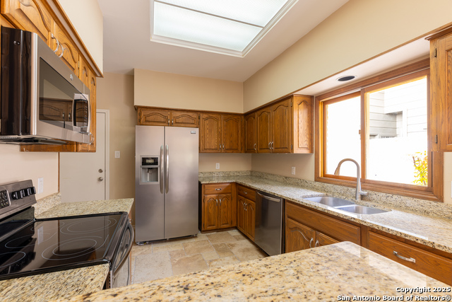 Listing photo id 19 for 6 Cottesmore Ct