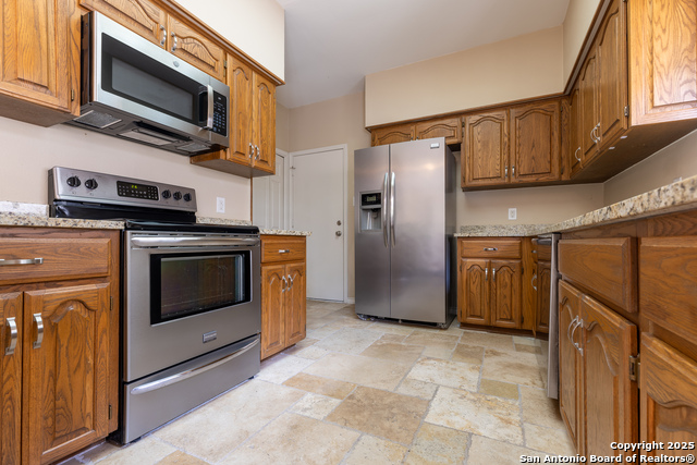 Listing photo id 21 for 6 Cottesmore Ct