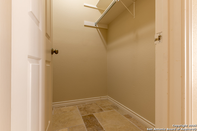 Listing photo id 27 for 6 Cottesmore Ct