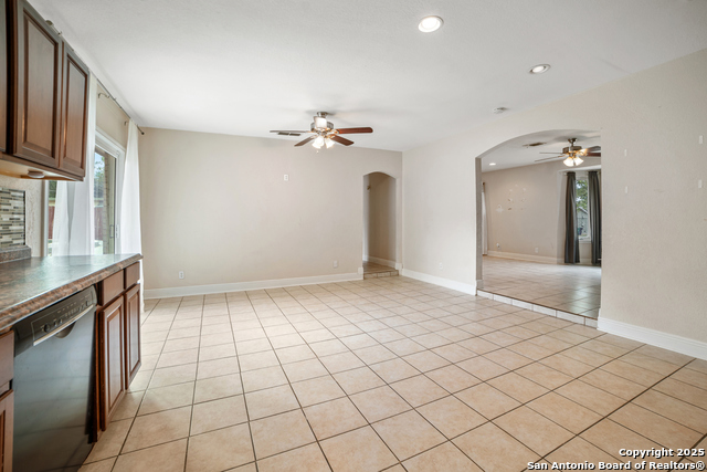 Image 12 of 22 For 279 Chesswood