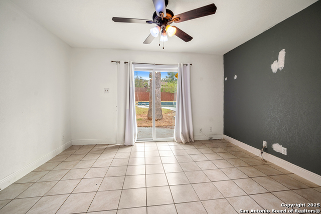 Image 13 of 22 For 279 Chesswood