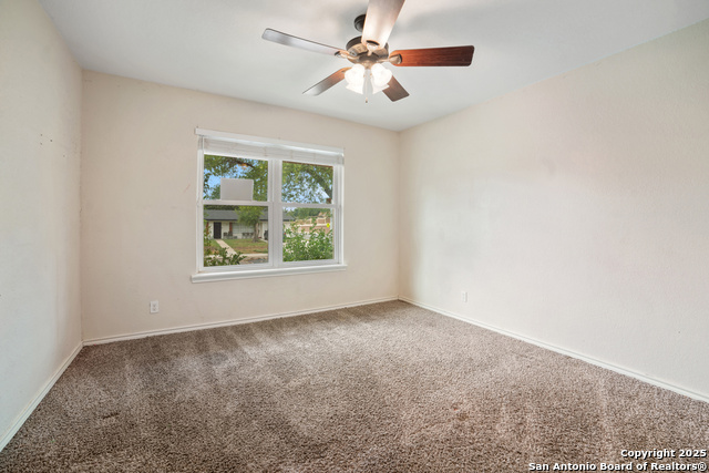 Image 15 of 22 For 279 Chesswood
