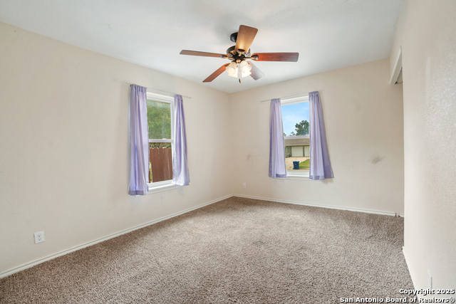 Image 16 of 22 For 279 Chesswood