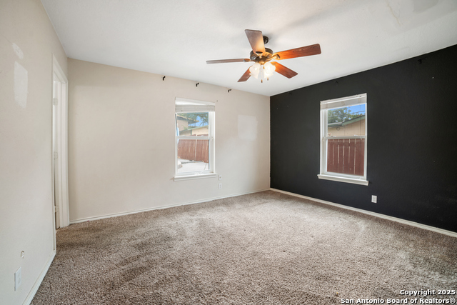 Image 17 of 22 For 279 Chesswood