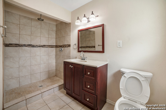 Image 19 of 22 For 279 Chesswood