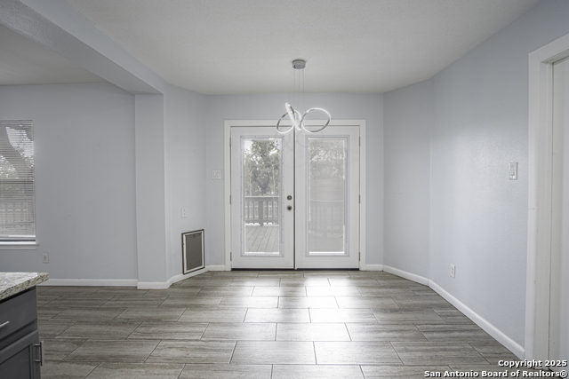 Listing photo id 8 for 16074 Walnut Creek