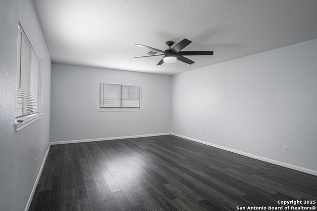 Listing photo id 11 for 16074 Walnut Creek