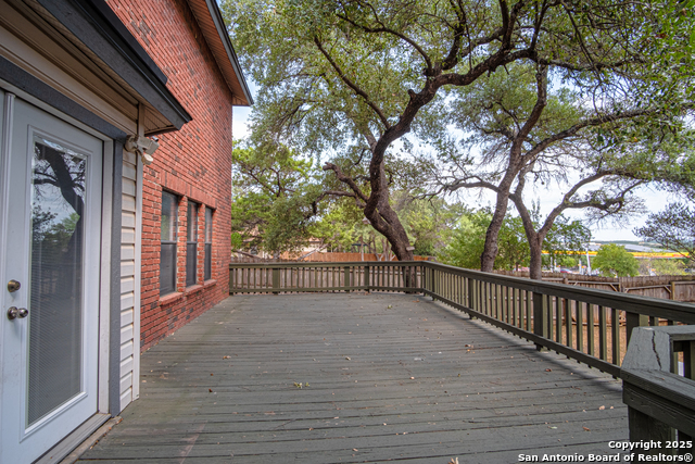 Listing photo id 18 for 16074 Walnut Creek