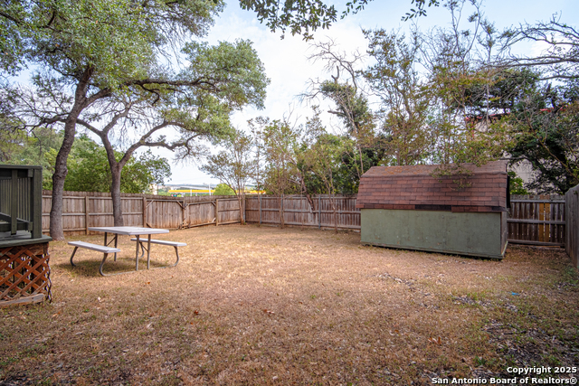 Listing photo id 19 for 16074 Walnut Creek