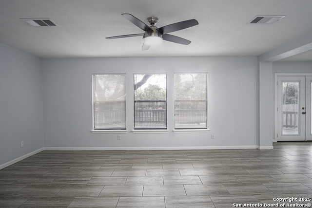 Listing photo id 2 for 16074 Walnut Creek