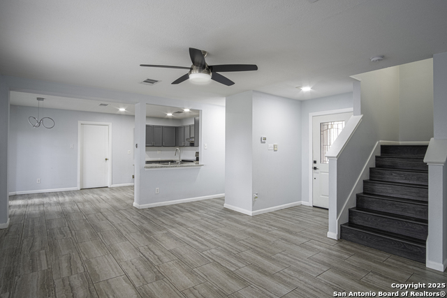 Listing photo id 5 for 16074 Walnut Creek