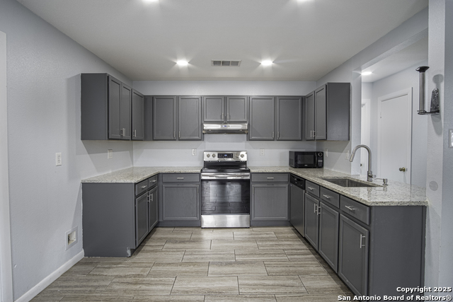 Listing photo id 6 for 16074 Walnut Creek