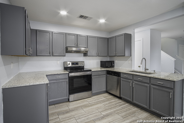 Listing photo id 7 for 16074 Walnut Creek