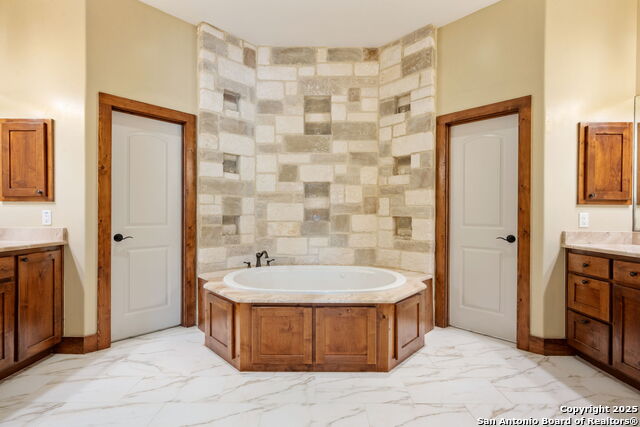 Image 19 of 49 For 5816 Keller Ridge