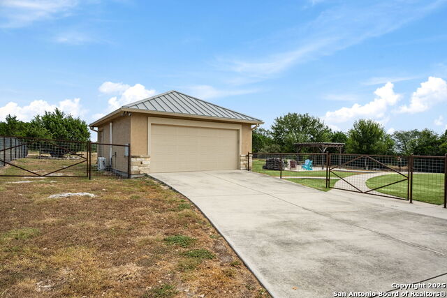 Image 33 of 49 For 5816 Keller Ridge