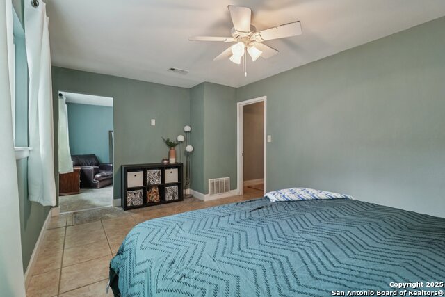 Image 25 of 39 For 4023 Goshen Pass