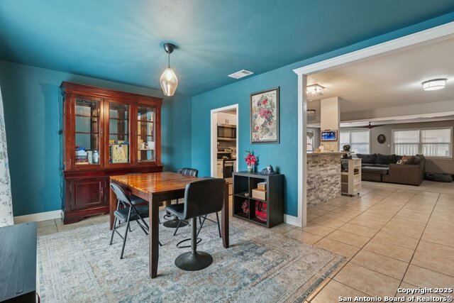 Image 4 of 39 For 4023 Goshen Pass