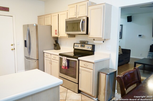 Listing photo id 8 for 9259 Ridge Breeze