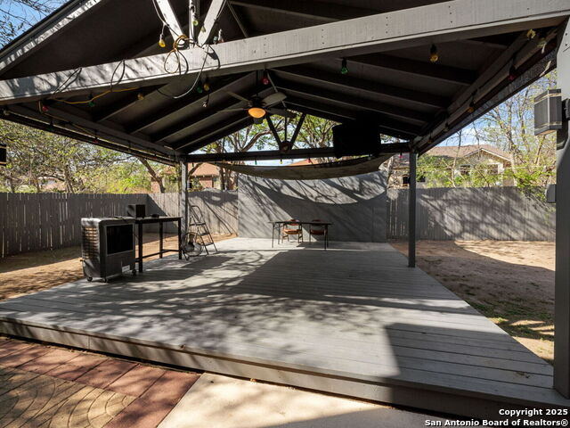 Listing photo id 21 for 9259 Ridge Breeze