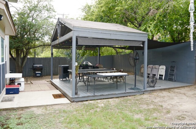 Listing photo id 22 for 9259 Ridge Breeze