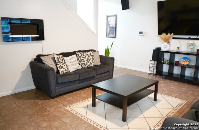 Listing photo id 4 for 9259 Ridge Breeze