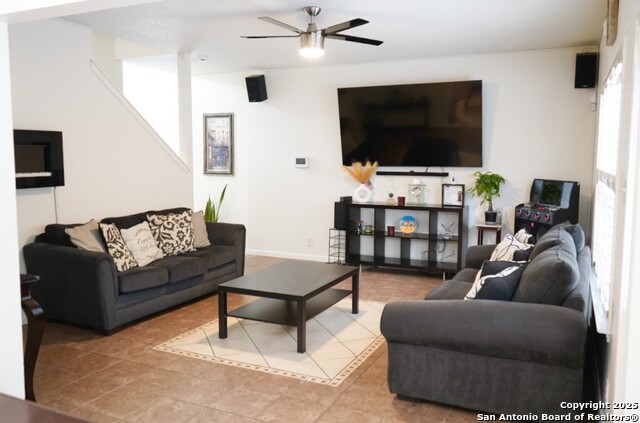 Listing photo id 5 for 9259 Ridge Breeze